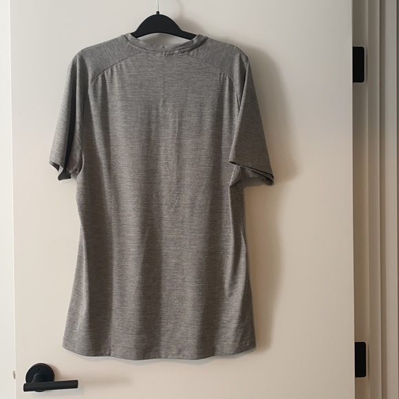 Gymshark Men’s T Shirt - Picture 2 of 3